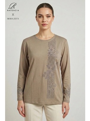 Ravencia Kadın Şerit Desenli Yaka ve Etek Taşlı Işlemeli Yırtmaçlı Likralı Anne Penye Bluz