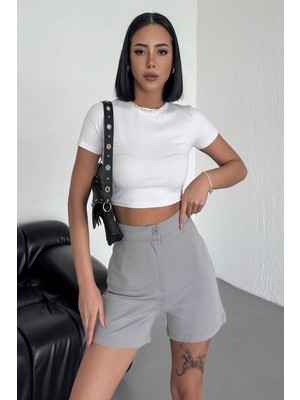 Similar Tarz ve Rahatlığı Bir Arada Sunan Yüksek Bel Esnek Likralı Krep Şort Gri