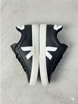 Friend & Trend Kadın Spor Ayakkabı Logo Detay Bağcıklı Sneaker
