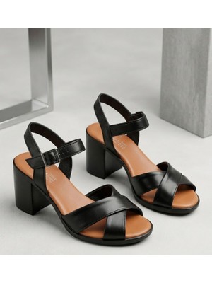 Ender Iç Dış %100 Hakiki Deri Kalın Topuklu Çapraz Bantlı Siyah Kadın Sandalet