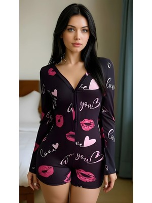 Çamaşır Kenti Kiss Heart Dream Pamuklu Kırmızı Öpücük ve Kalp Desenli Düğmeli Uzun Kol Tulum Pijama