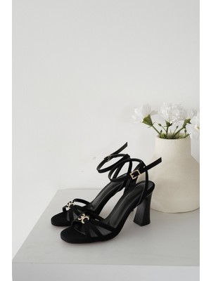 Meral Özgenç Çift Tokalı Topuklu Ayakkabı