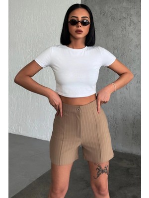 MiraLive Zarif ve Şıklığı Bir Arada Sunan Yüksek Bel Krep Esnek Çimalı Çizgili Şort Bej