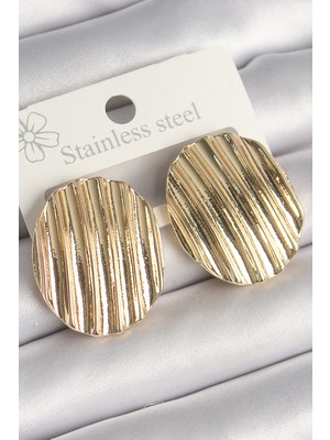 Similar Pirinç Gold Renk Işlemeli Daire Plaka Model Kadın Küpe - TJ-BKP10244