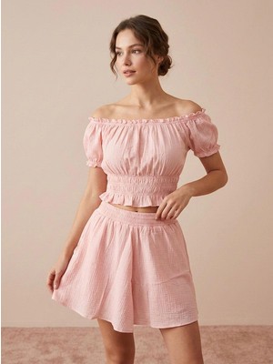 Zeravie Butik Kadın Pudra Pembe Müslin Dokulu Madon Yaka Kısa Balon Kol Gipeli Crop Top ve Yüksek Bel Mini Etek Yazlık Ikili Takım