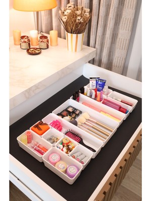 Beyaz Renk Sert Plastik 13 Parça Makyaj ve Takı Düzenleyici Organizer