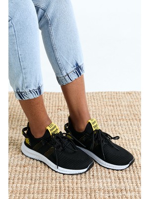 Tonny Black Spor Ayakkabı Suni Deri Kaydırmaz Taban ile Günlük Kullanıma Uygun 40 Numaralı