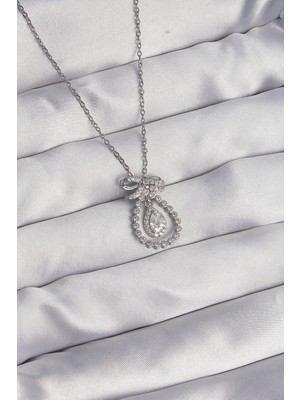 Rivera Tech Rvrstr4 316L Çelik Gümüş Renk Fiyonk Detaylı Zirkon Taşlı Damla Model Kolye - TJ-BKO8930