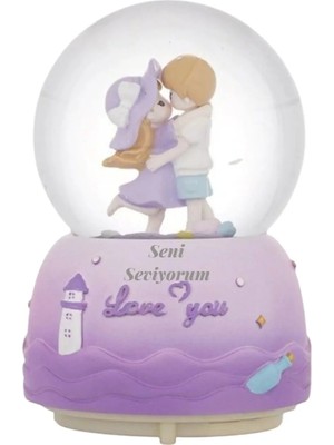 Hediye Fikri Aşk Masalı Kar Küresi – Işıklı, Müzikli, Püskürtmeli Büyük Boy 16 cm