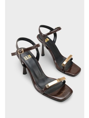 LOJO Kadın Küt Burun Altın Tokalı Bilekten Bağlamalı Günlük Topuklu Sandalet Bella Kahve