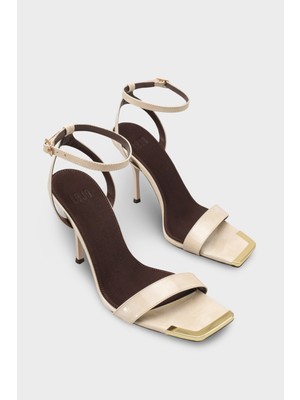 LOJO Kadın Küt Burun İnce Bantlı Altın Tokalı Arkası Açık Günlük Topuklu Ayakkabı Lesano Bej Kroko