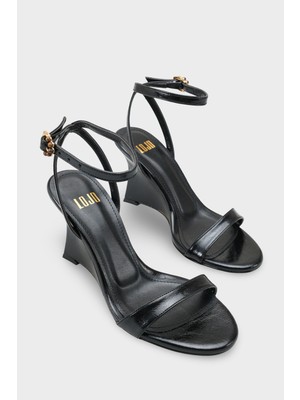 LOJO Kadın Oval Burun Bilekten Bağlamalı Dolgu Topuklu Günlük Sandalet Amalfi Siyah