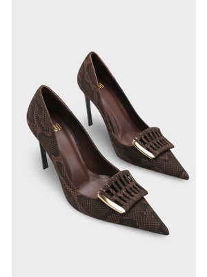 LOJO Kadın Stiletto Sivri Burun Altın Toka Detaylı Günlük Topuklu Ayakkabı Sancarlo Kahve