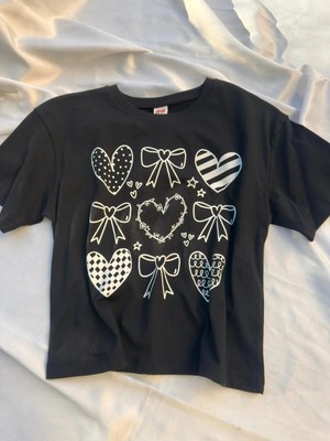 bebexy Kalp Desenli Beyaz  Siyah Tişört