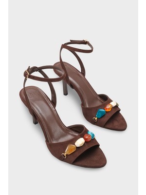 LOJO Kadın Sivri Burun Bilekten Bantlı Deniz Taşı detaylı Günlük Topuklu Ayakkabı Marassi Kahve Süet