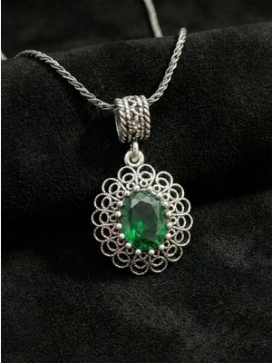 Roza Silver 925 Ayar Gümüş Zümrüt Taşlı Elişi Geleneksel Oval Telkari Kolye