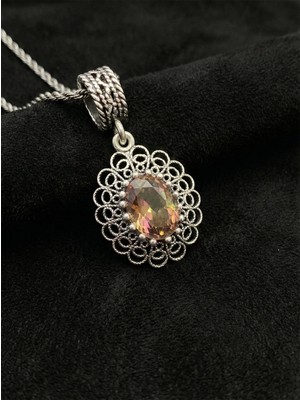 Roza Silver 925 Ayar Gümüş Zultanit Taşlı Elişi Geleneksel Oval Telkari Kolye