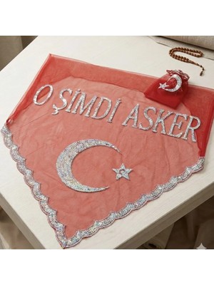 Güven O Şimdi Asker Omuz Şalı Pullu Tül Üçgen Eldiven Takımlı