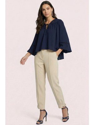 Guitar Dökümlü Lacivert Dokuma Bluz