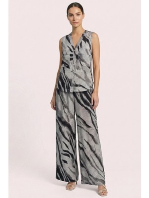 Guitar Dökümlü Siyah Gofre Gömlek