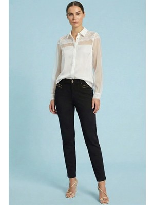 Guitar Dökümlü Beyaz Saten Gömlek