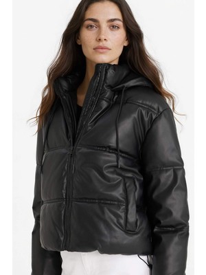 DeFacto Regular Fit Kapüşonlu Polar Astarlı Suni Deri Mont F2142AX25WN