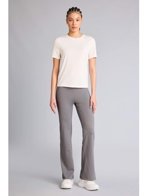 DeFacto Airtech Flare Fit İspanyol Paça Soft Touch Premium Sporcu Pantolon E9679AX25AU