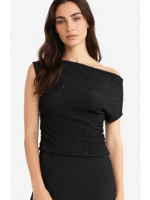 DeFacto Slim Fit Dar Kesim Tek Omuzlu Bürümcük Bluz G2703AX25AU