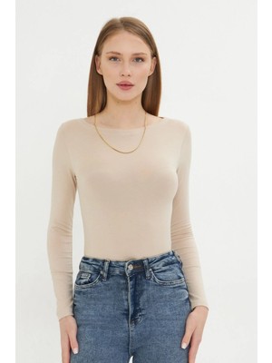 Irmak Kerekli Kadın Kayık Yaka Basic Uzun Kollu Body Likralı Bluz  Viskon Body 160 Bej