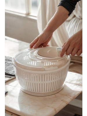 Salata ve Sebze Kurutucu 5 Litre, Pratik ve Temiz Saklama Çözümü