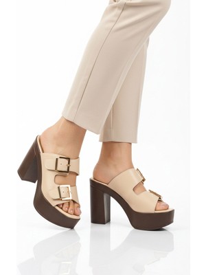 Ayakmod Bej Çift Bantlı Kadın Topuklu Terlik 322221 Z
