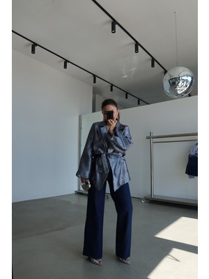 Özge Özgenç Simli Straight Jean