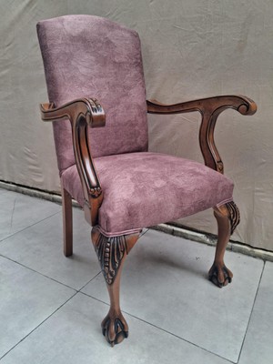 Sandalye Berjer Bengi 90619 Model Aslan Ayak  Oymalı Gölge Desen Ceviz Boyalı 1 Adet