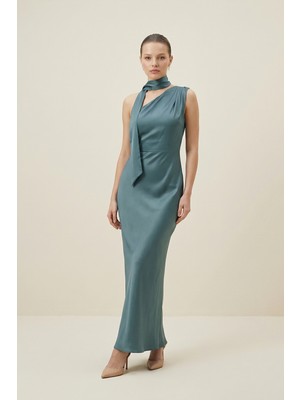 Setre Kuvars Yaka Detaylı Belden Oturtmalı Tam Kalıp Uzun Elbise