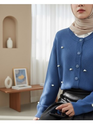 Moda Morfo Düğmeli Çiçek Detaylı Yumoş Hırka -Mavi