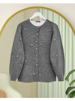 Moda Morfo Düğmeli Çiçek Detaylı Yumoş Hırka -Füme