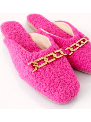 Formzen Kadın Peluş Ev Terliği – Gold Zincir Aksesuarlı Yumuşak Tabanlı Şık Ev Terliği (Pembe)