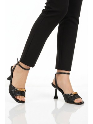 Ayakmod Siyah Bilekten Bantlı Ince Uzun Topuklu Kadın Sandalet 655584 Z