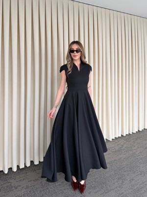 Laluvia Siyah Mini V Yaka Elbise - 242480