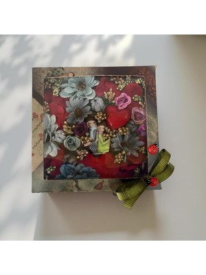 Florivya Design Sevgililer Günü Özel Romantik Çift Figürlü Çiçek Tasarımlı Dekoratif Hediye Kutusu