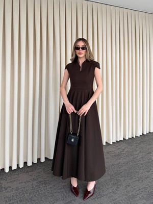 Laluvia Kahverengi Mini V Yaka Elbise - 242480