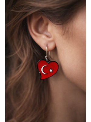Herşey Nota Kırmızı Kalp Desenli Ay Yıldız Küpe – Metal Sallantılı Kadın Küpe