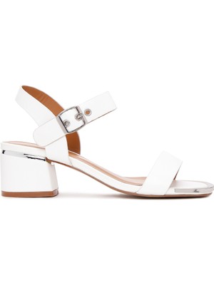 Derimod Kadın Beyaz Bilekten Bantlı Kısa Kalın Topuklu Sandalet 26SFE461818