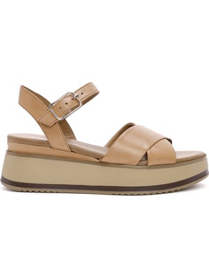 Derimod Kadın Taba Bilekten Bantlı Kalın Tabanlı Deri Sandalet 26SFD550618