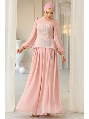 Olcay Önü Taş Desenli Krep ve Şifon Kombinli Tesettür Abiye Elbise Pudra 1689