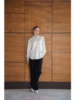 Cemo Kadın Puantiyeli Düğmeli Yaka Detaylı Uzun Kollu Saten Gömlek