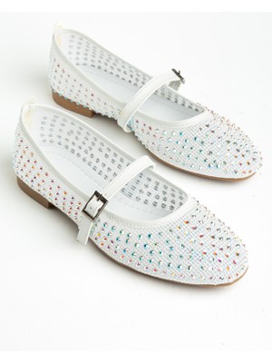 Senzora Beyaz Cilt Kadın Taş Detaylı Fileli Günlük Babet