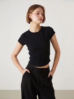 Lc Waikiki Yeni Sezon Bisiklet Yaka Dokulu Kadın Crop