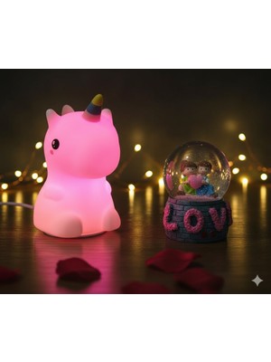 Kesene 2 Li Sevgiliye Romantik Hediye Seti Unicorn Çok Renkli LED Gece Lambası ve 9 cm Love Kar Küresi Seti