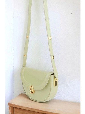 Glemix Jessie Mint Yeşili Kilit Kapama Kabartmalı Ayarlanabilir Askılı Kadın Omuz Çantası